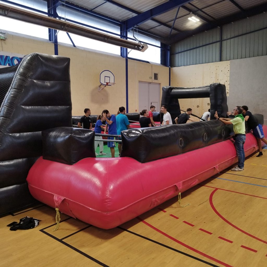 Location jeu gonflable baby-foot humain